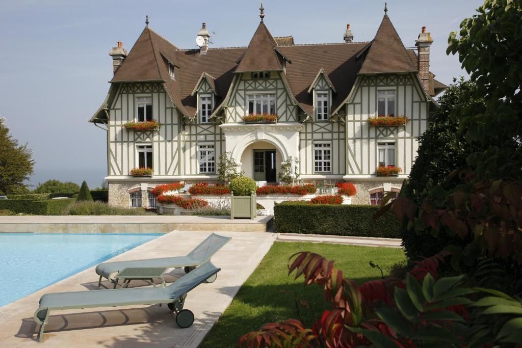 Manoir De Benerville Bed & Breakfast Deauville Exterior photo